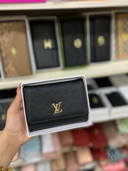 جزدان ماركة Louis Vuitton